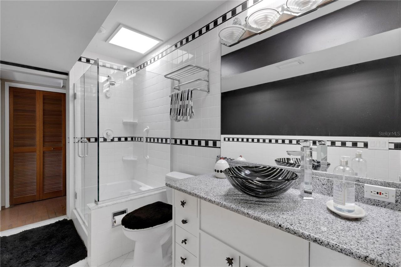 62 Sandy Hook Road S, Sarasota, FL 34242 Photo