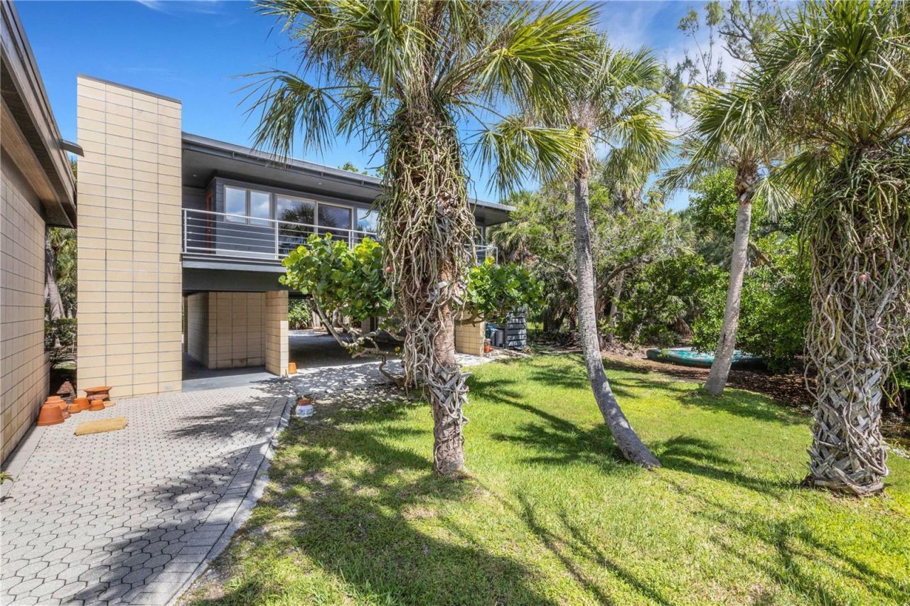 62 Sandy Hook Road S, Sarasota, FL 34242 Photo