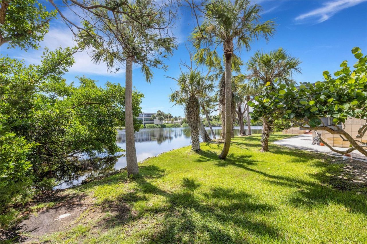 62 Sandy Hook Road S, Sarasota, FL 34242 Photo