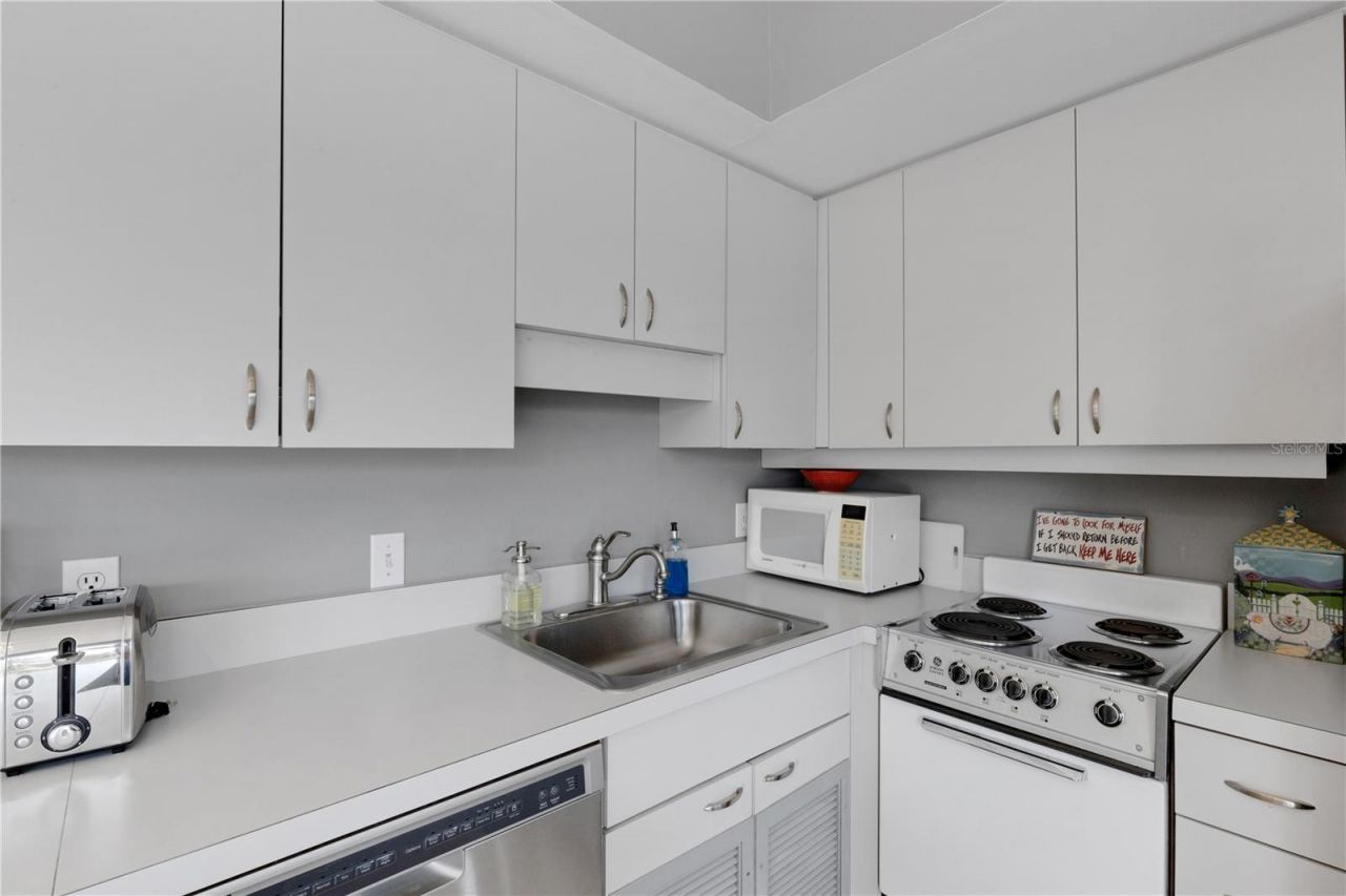 62 Sandy Hook Road S, Sarasota, FL 34242 Photo