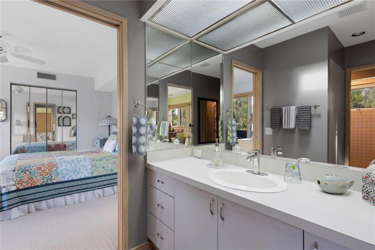 62 Sandy Hook Road S, Sarasota, FL 34242 Photo