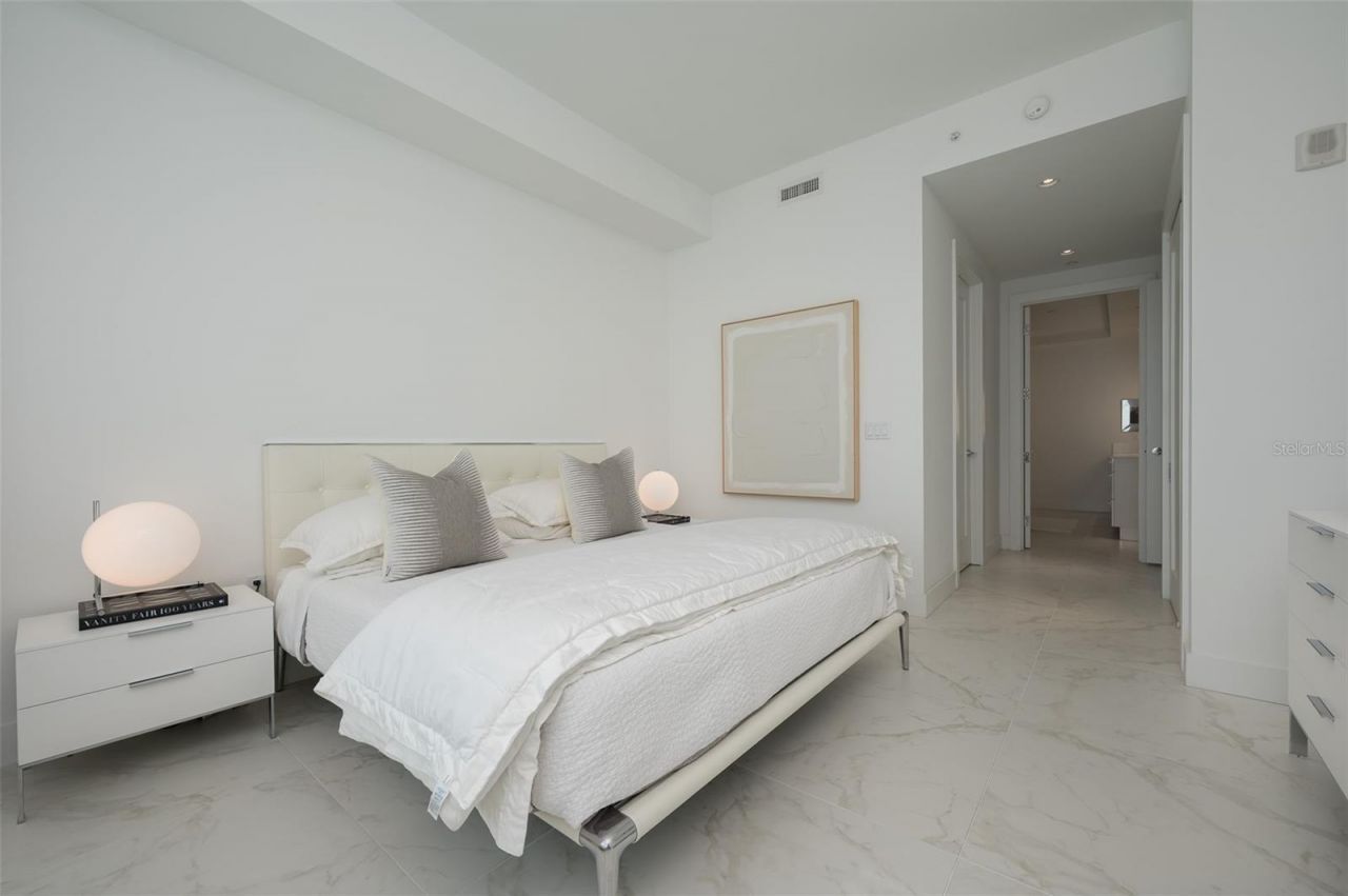 111 S Pineapple Avenue, Unit 1013, Sarasota, FL 34236 Photo