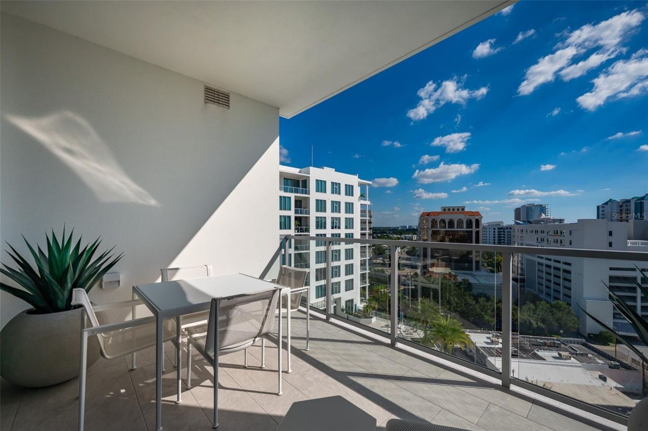 111 S Pineapple Avenue, Unit 1013, Sarasota, FL 34236 Photo