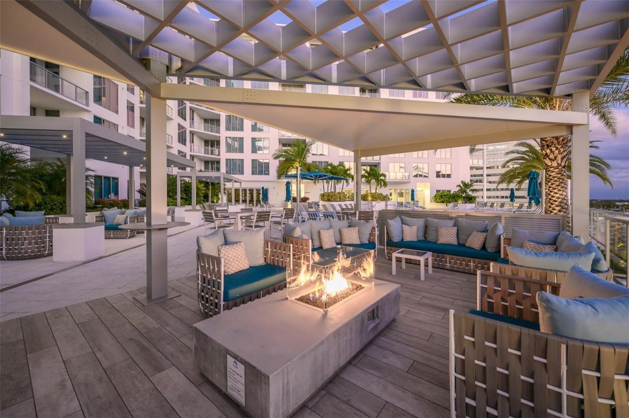 111 S Pineapple Avenue, Unit 1013, Sarasota, FL 34236 Photo