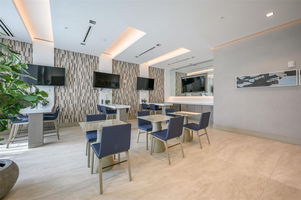 111 S Pineapple Avenue, Unit 1013, Sarasota, FL 34236 Photo