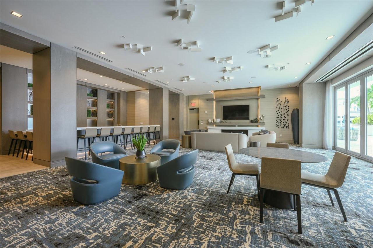 111 S Pineapple Avenue, Unit 1013, Sarasota, FL 34236 Photo