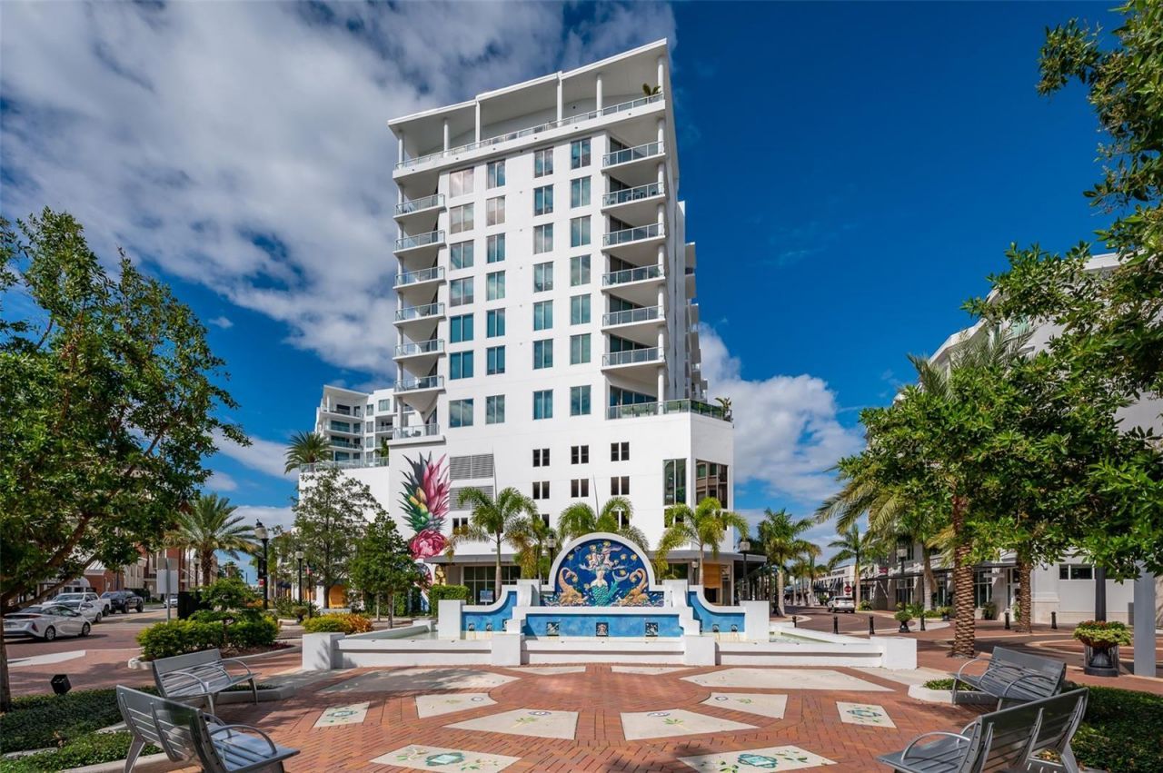 111 S Pineapple Avenue, Unit 1013, Sarasota, FL 34236 Photo