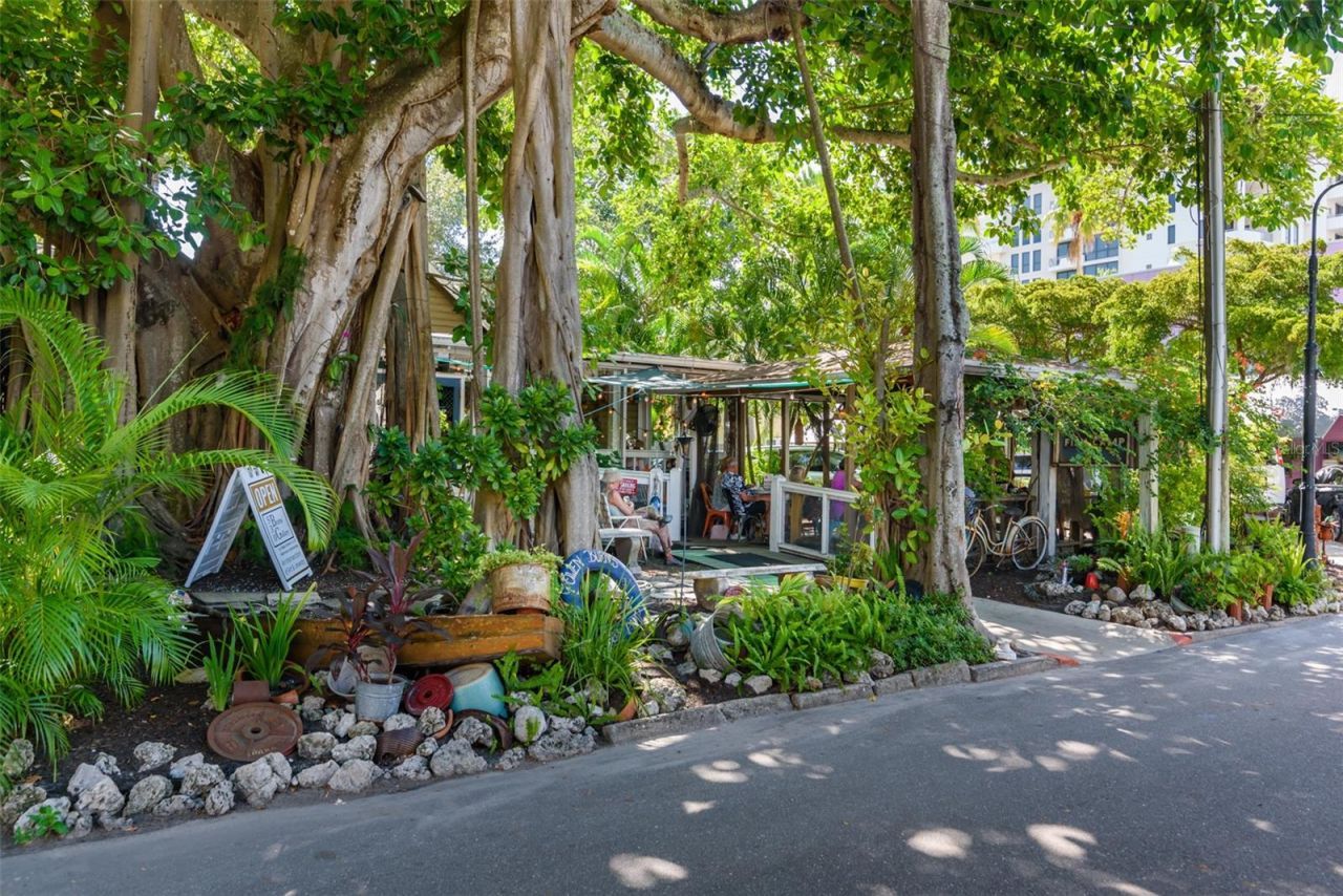 111 S Pineapple Avenue, Unit 1013, Sarasota, FL 34236 Photo