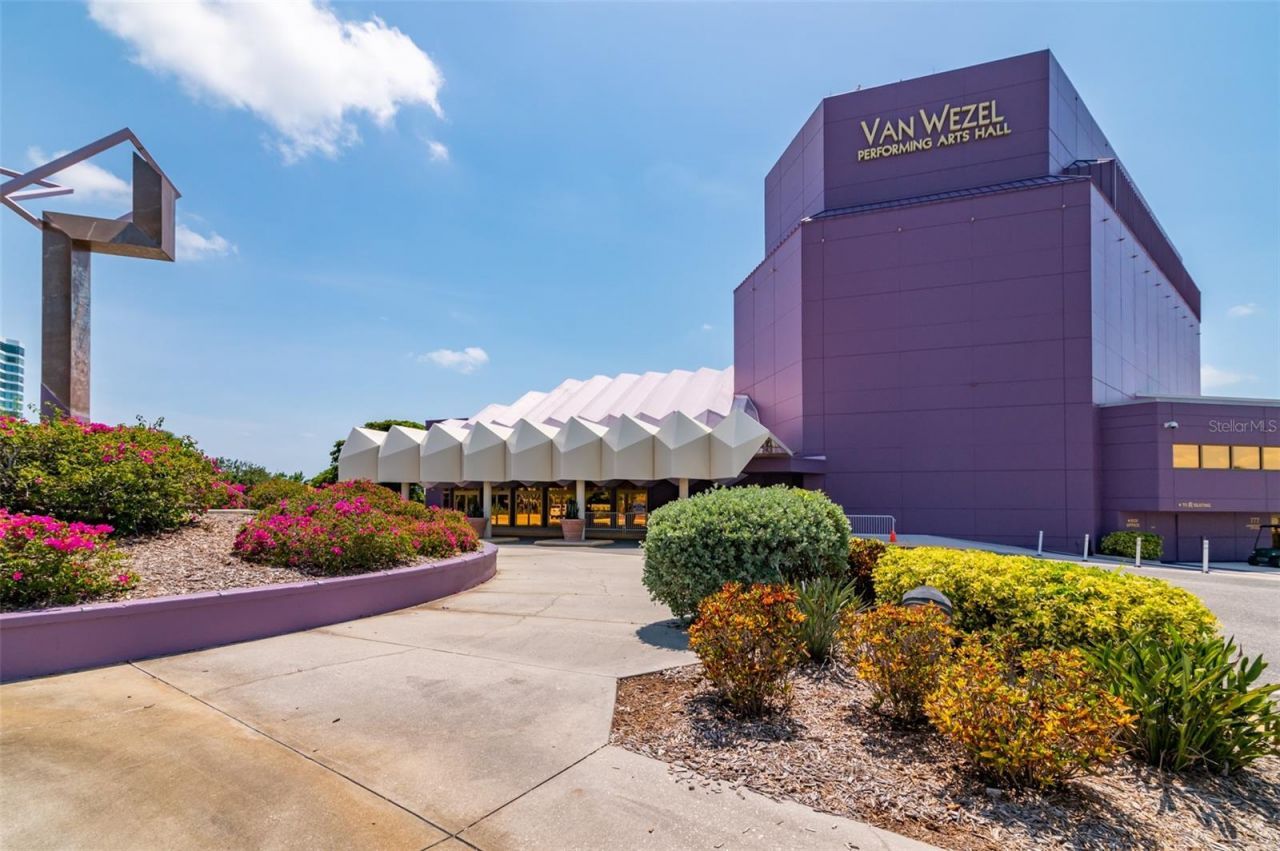 111 S Pineapple Avenue, Unit 1013, Sarasota, FL 34236 Photo