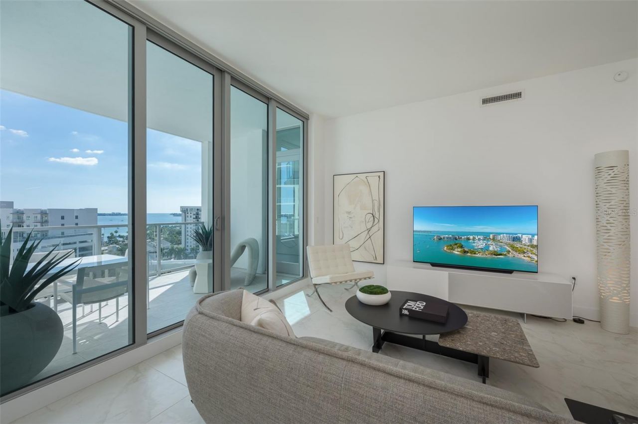 111 S Pineapple Avenue, Unit 1013, Sarasota, FL 34236 Photo