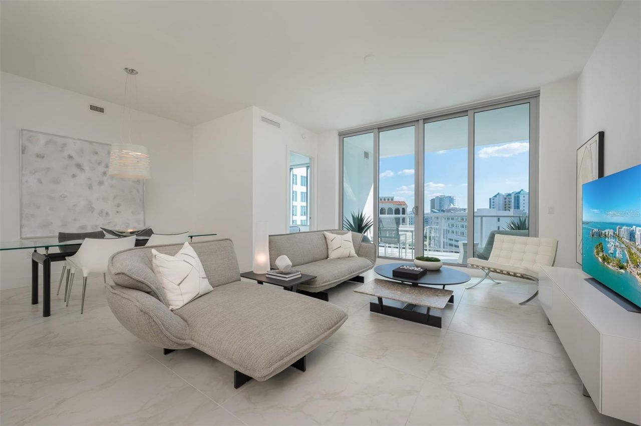 111 S Pineapple Avenue, Unit 1013, Sarasota, FL 34236 Photo