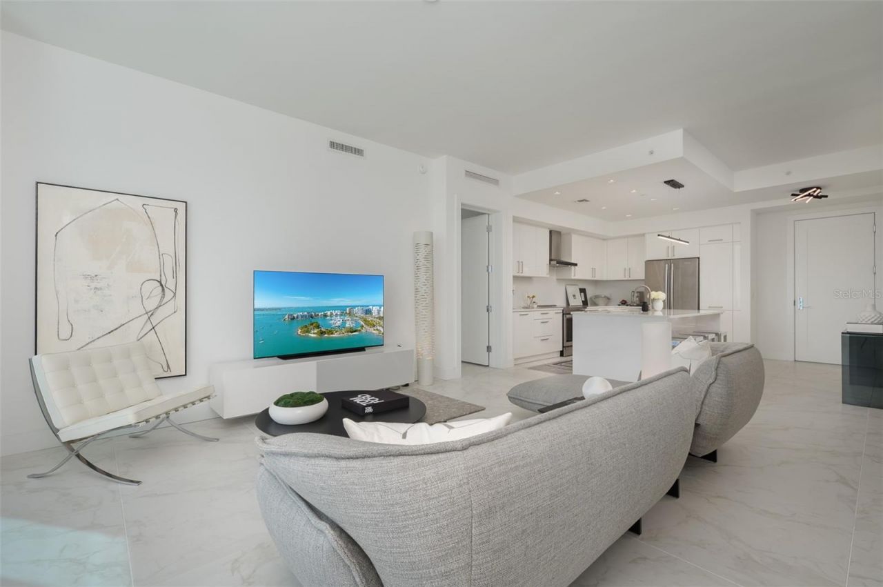 111 S Pineapple Avenue, Unit 1013, Sarasota, FL 34236 Photo