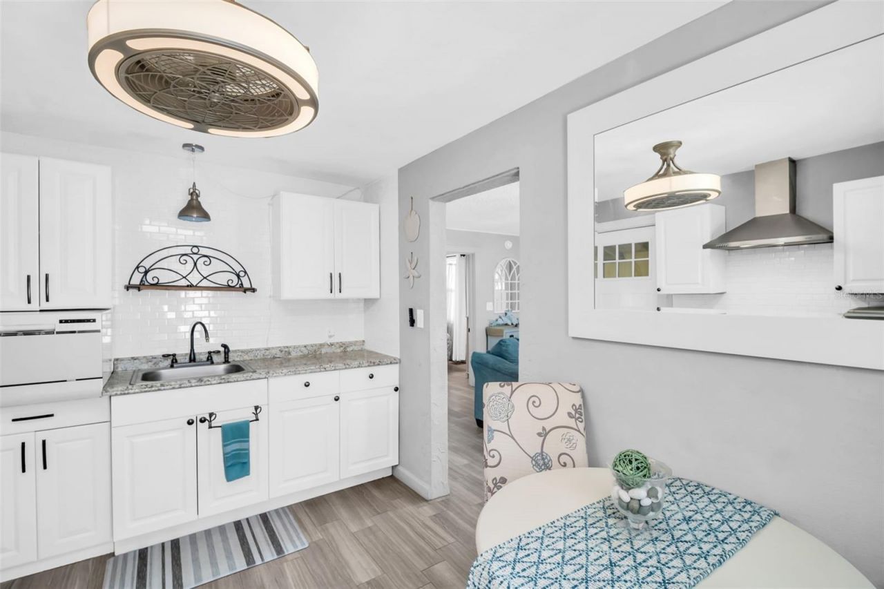 1022 10th Avenue N, Saint Petersburg, FL 33705 Photo