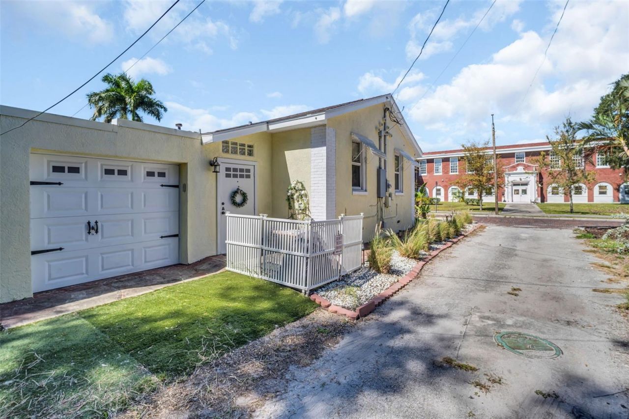 1022 10th Avenue N, Saint Petersburg, FL 33705 Photo