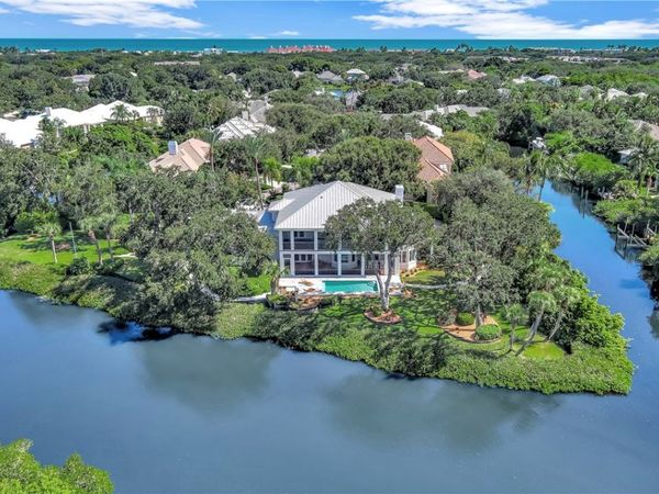 140 Waterway Lane, Vero Beach, FL 32963