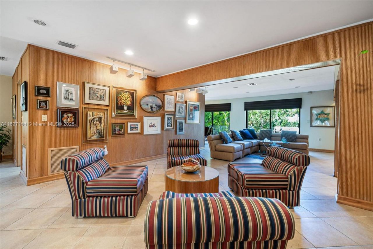 1855 Daytonia Rd, Miami Beach, FL 33141 Photo