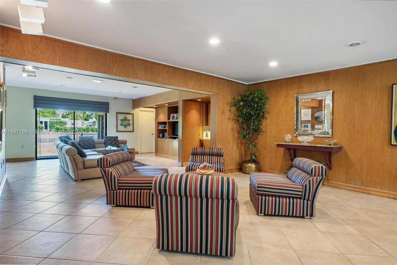 1855 Daytonia Rd, Miami Beach, FL 33141 Photo