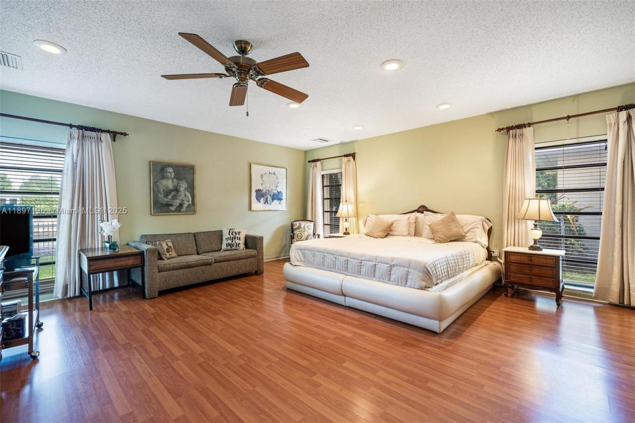 1855 Daytonia Rd, Miami Beach, FL 33141 Photo