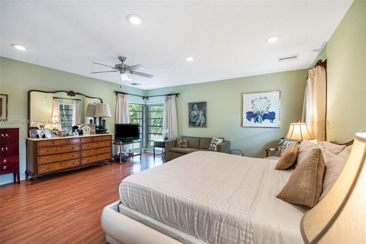 1855 Daytonia Rd, Miami Beach, FL 33141 Photo