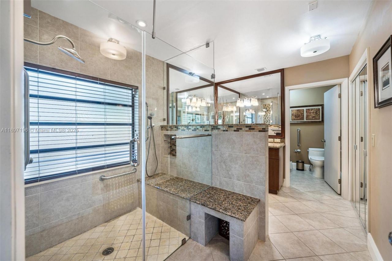 1855 Daytonia Rd, Miami Beach, FL 33141 Photo