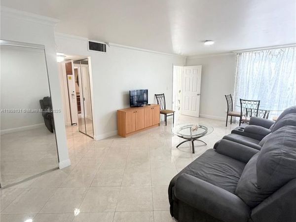 200 172nd St, Unit 220, Sunny Isles Beach, FL 33160