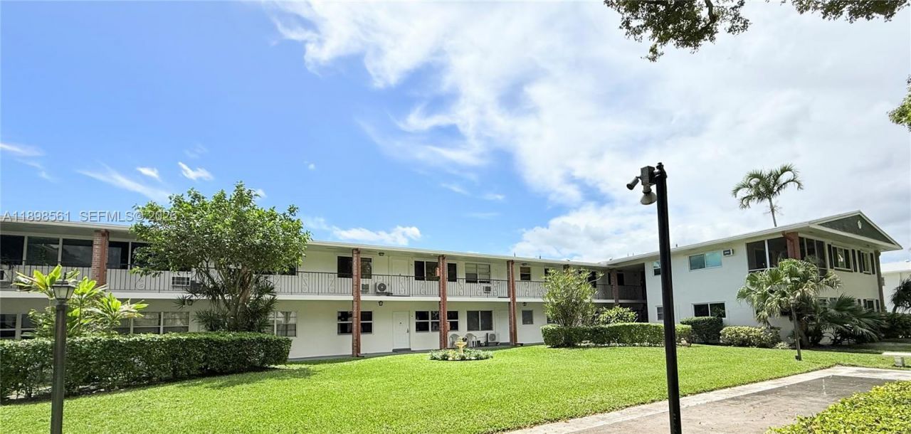 3600 Harrison St, Unit 16B, Hollywood, FL 33021 Photo