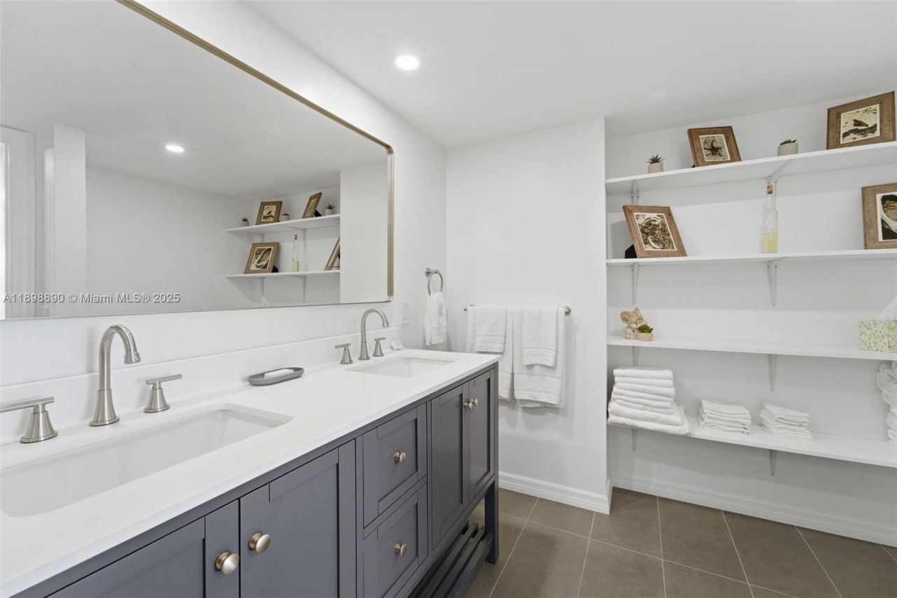 1717 N Bayshore Dr, Unit A-2655, Miami, FL 33132 Photo