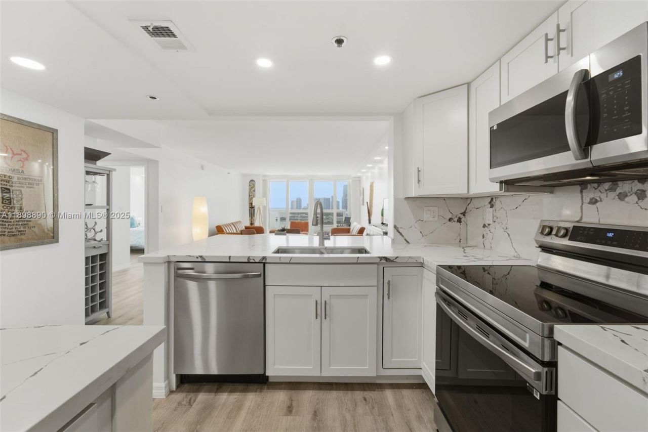 1717 N Bayshore Dr, Unit A-2655, Miami, FL 33132 Photo