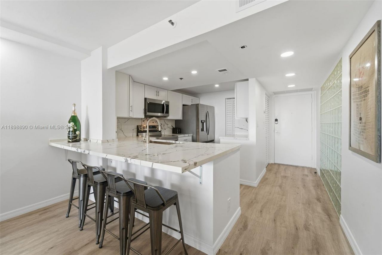 1717 N Bayshore Dr, Unit A-2655, Miami, FL 33132 Photo