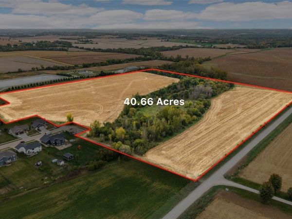 31st Avenue , Urbana, IA 52345