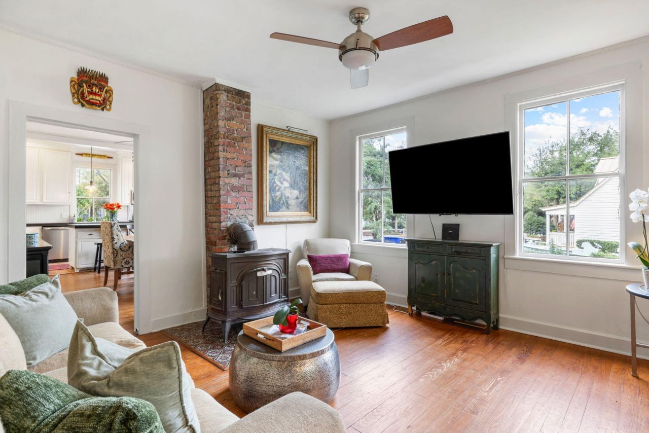 725 King Street Photo 12