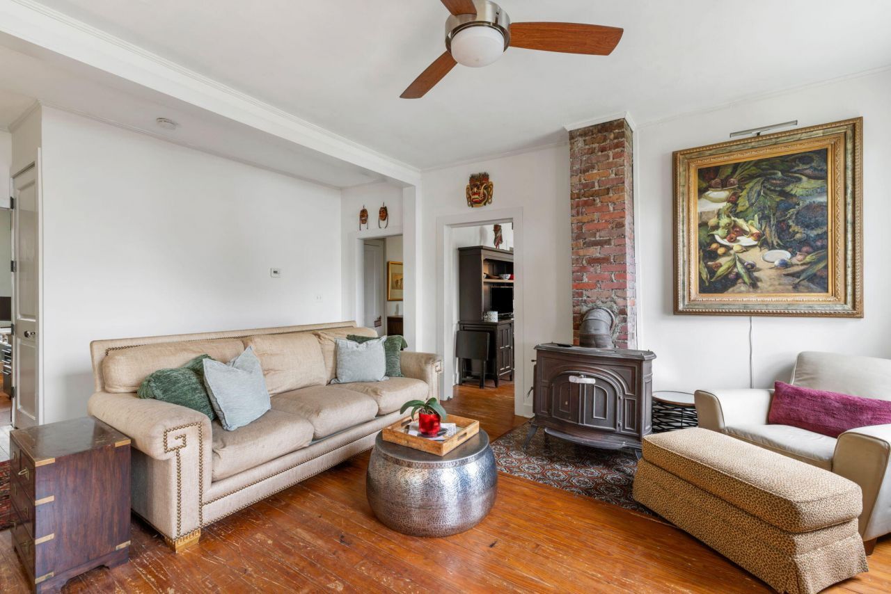 725 King Street Photo 13