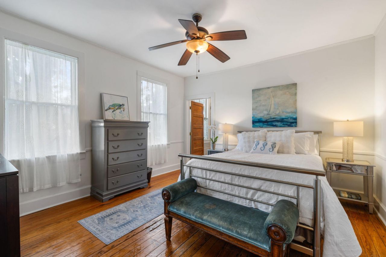 725 King Street Photo 18