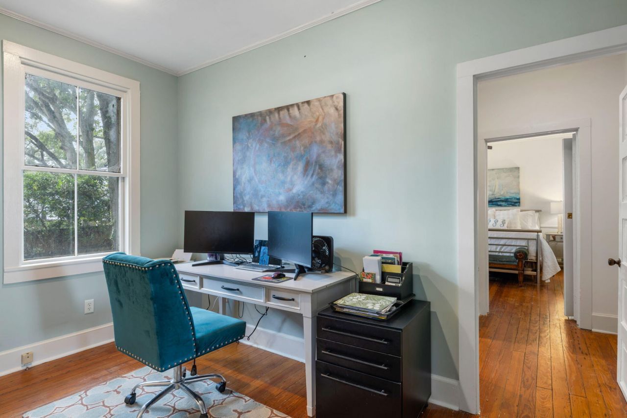 725 King Street Photo 24