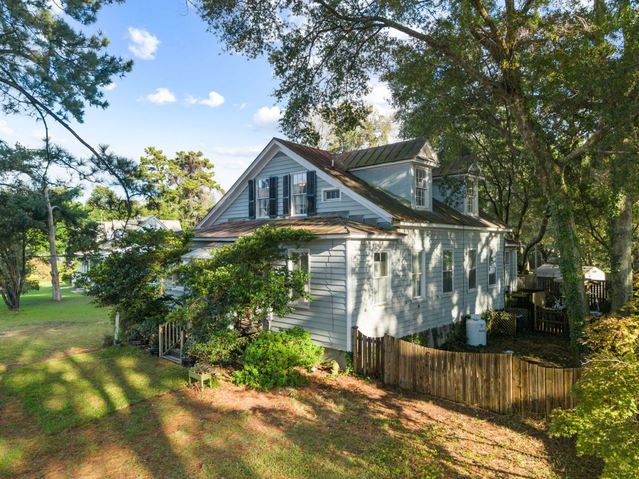 725 King Street Photo 47