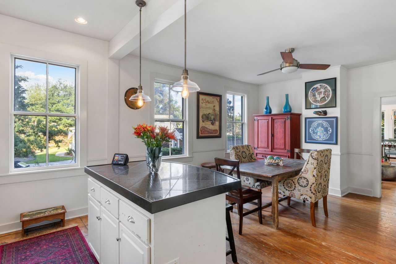 725 King Street Photo 8