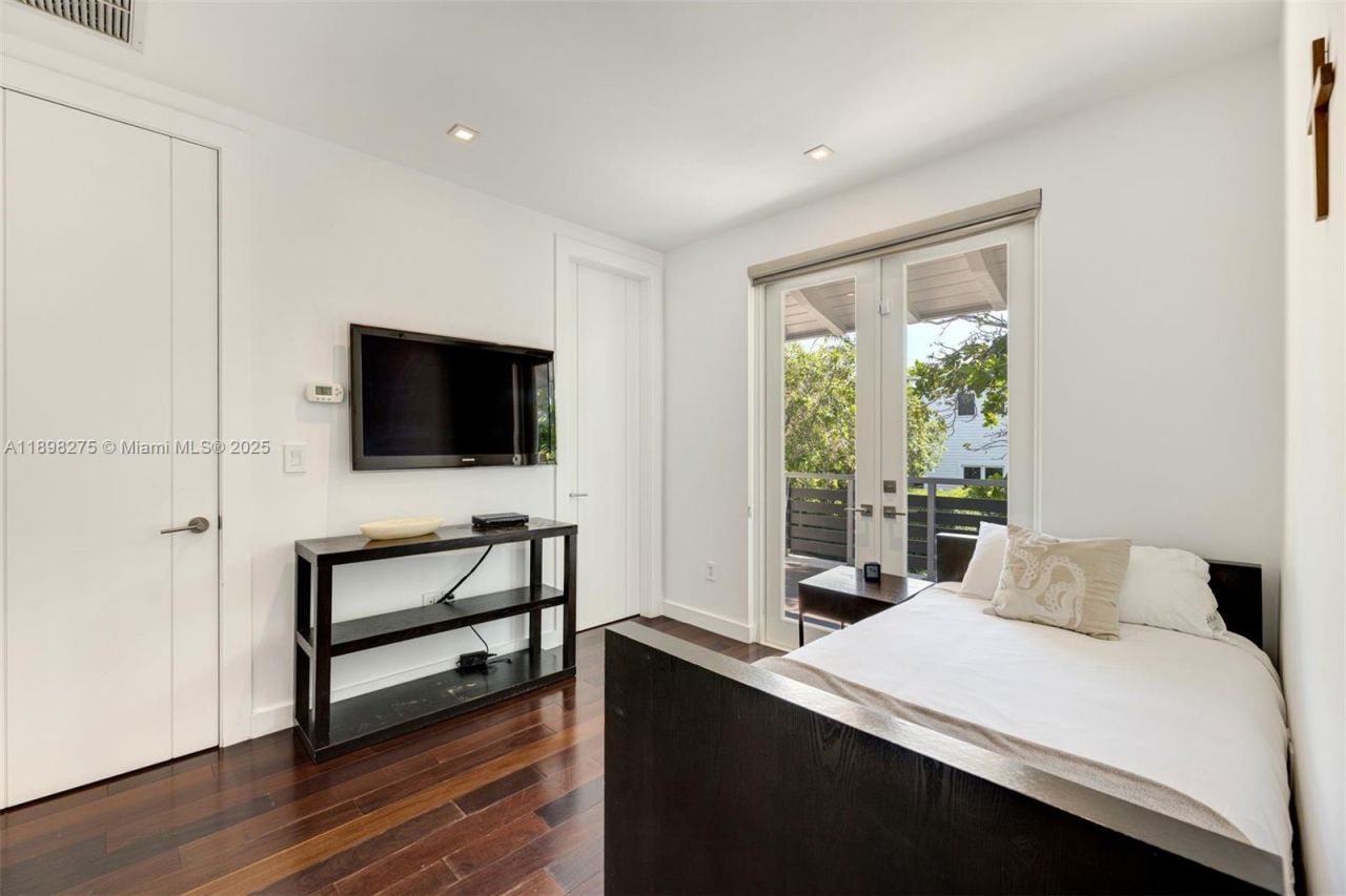 765 Allendale Road, Key Biscayne, FL 33149 Photo