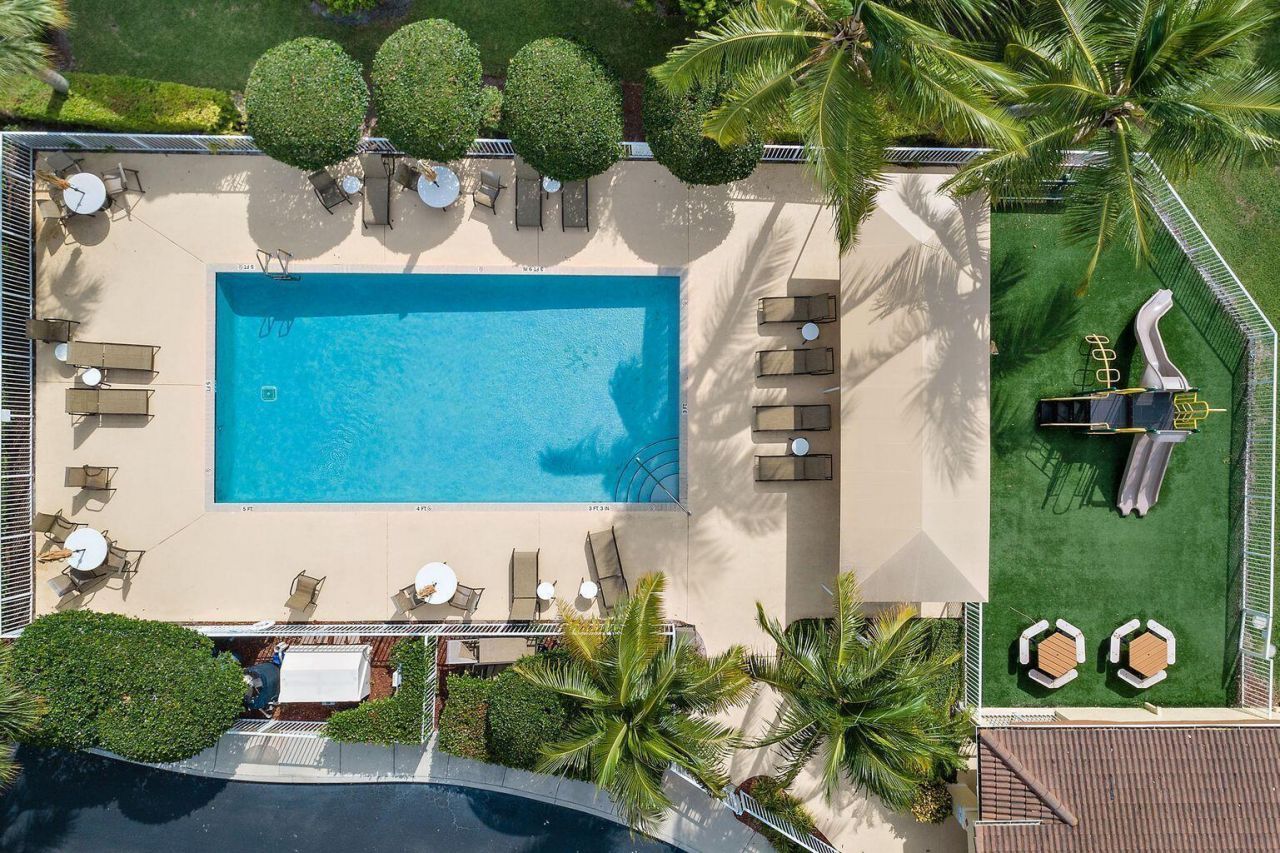 105 Lighthouse Circle, Unit J, Tequesta, FL 33469 Photo