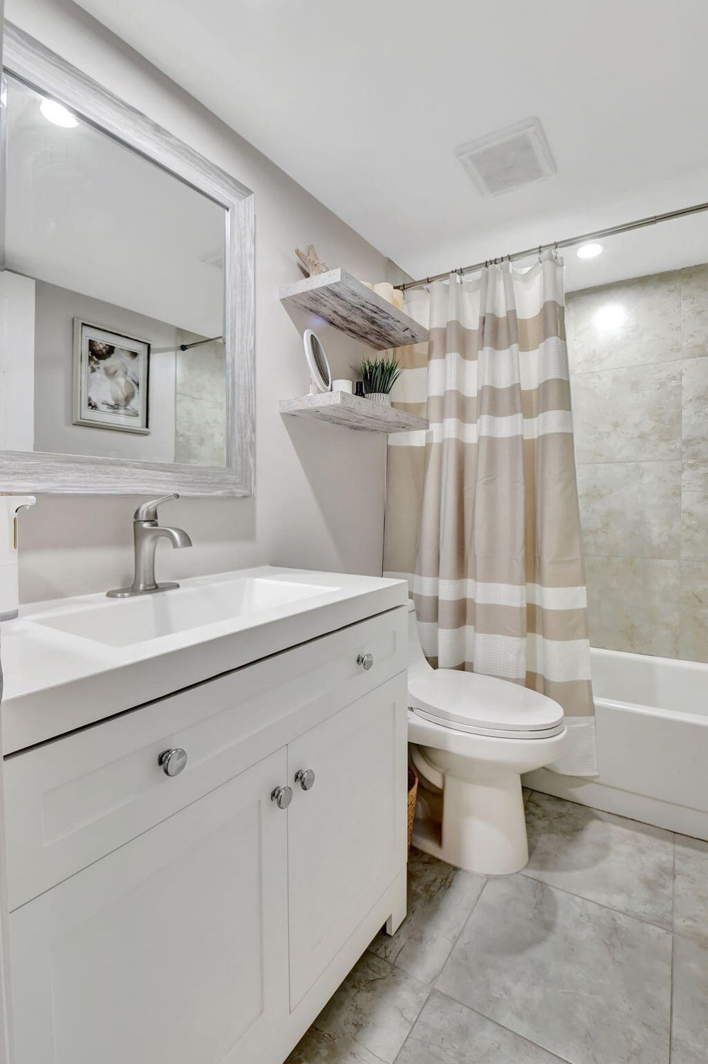 2805 SW 22nd Avenue, Unit 2050, Delray Beach, FL 33445 Photo