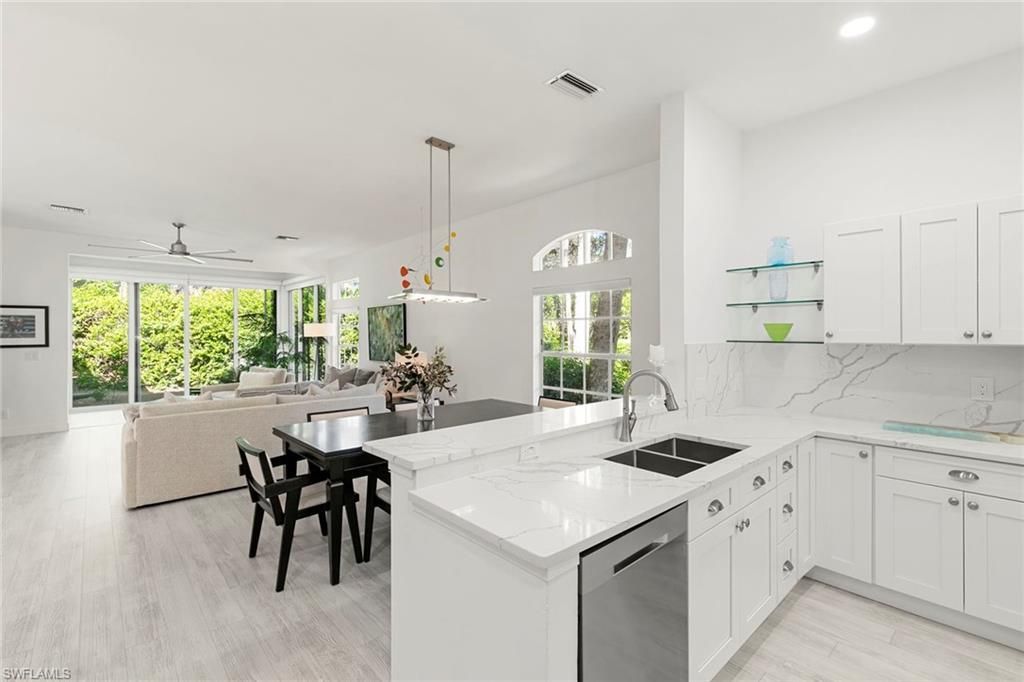 101 Amblewood Ln, Unit 1-104, Naples, FL 34105 Photo
