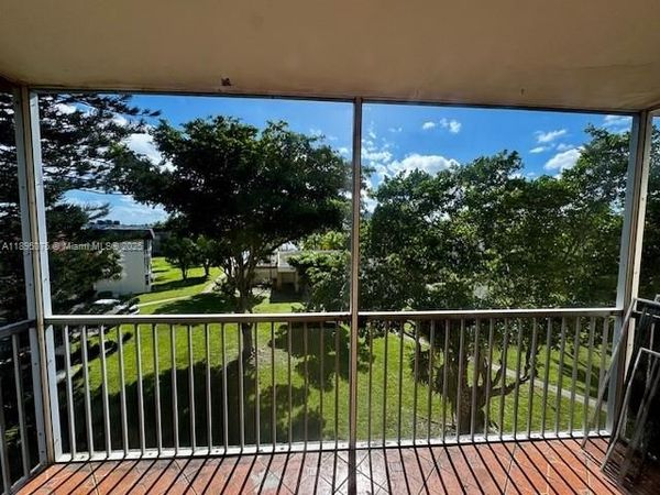 1450 NE 191st St, Unit 401, Miami, FL 33179