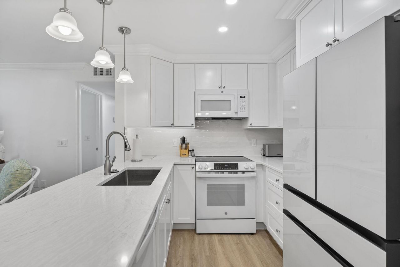 845 E Gulf Dr, Unit 121, Sanibel, FL 33957 Photo