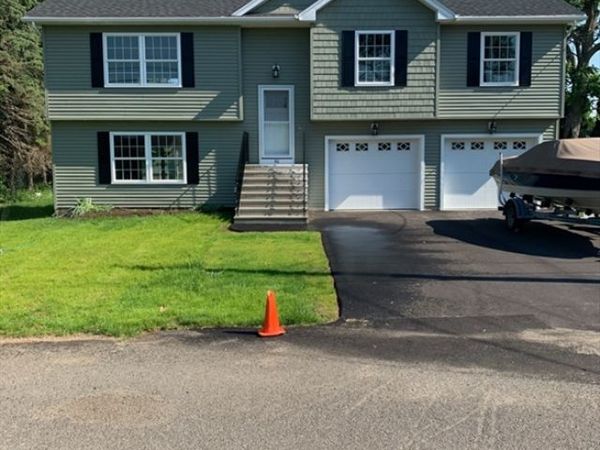 86 Beaumont Ave, Chicopee, MA 01013