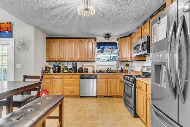 1784 Banbury Road Photo 14