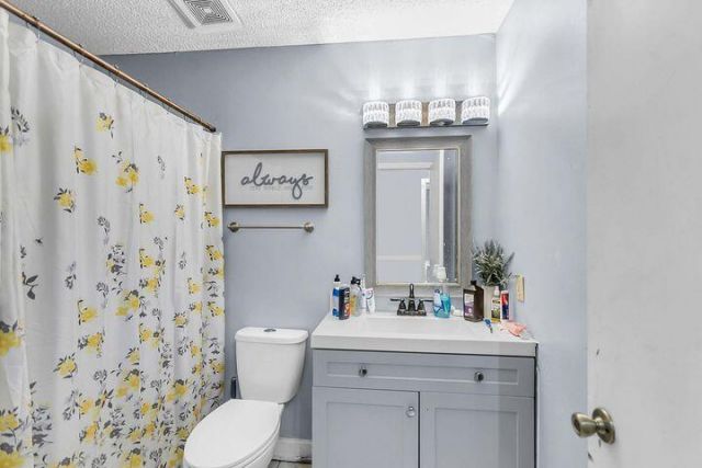 1784 Banbury Road Photo 17