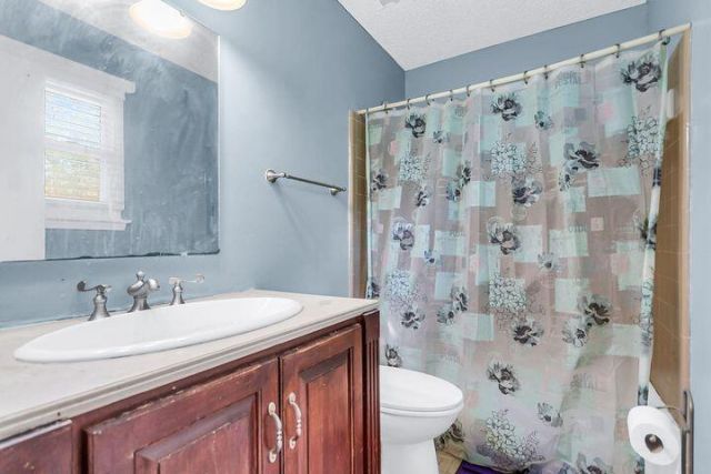 1784 Banbury Road Photo 22