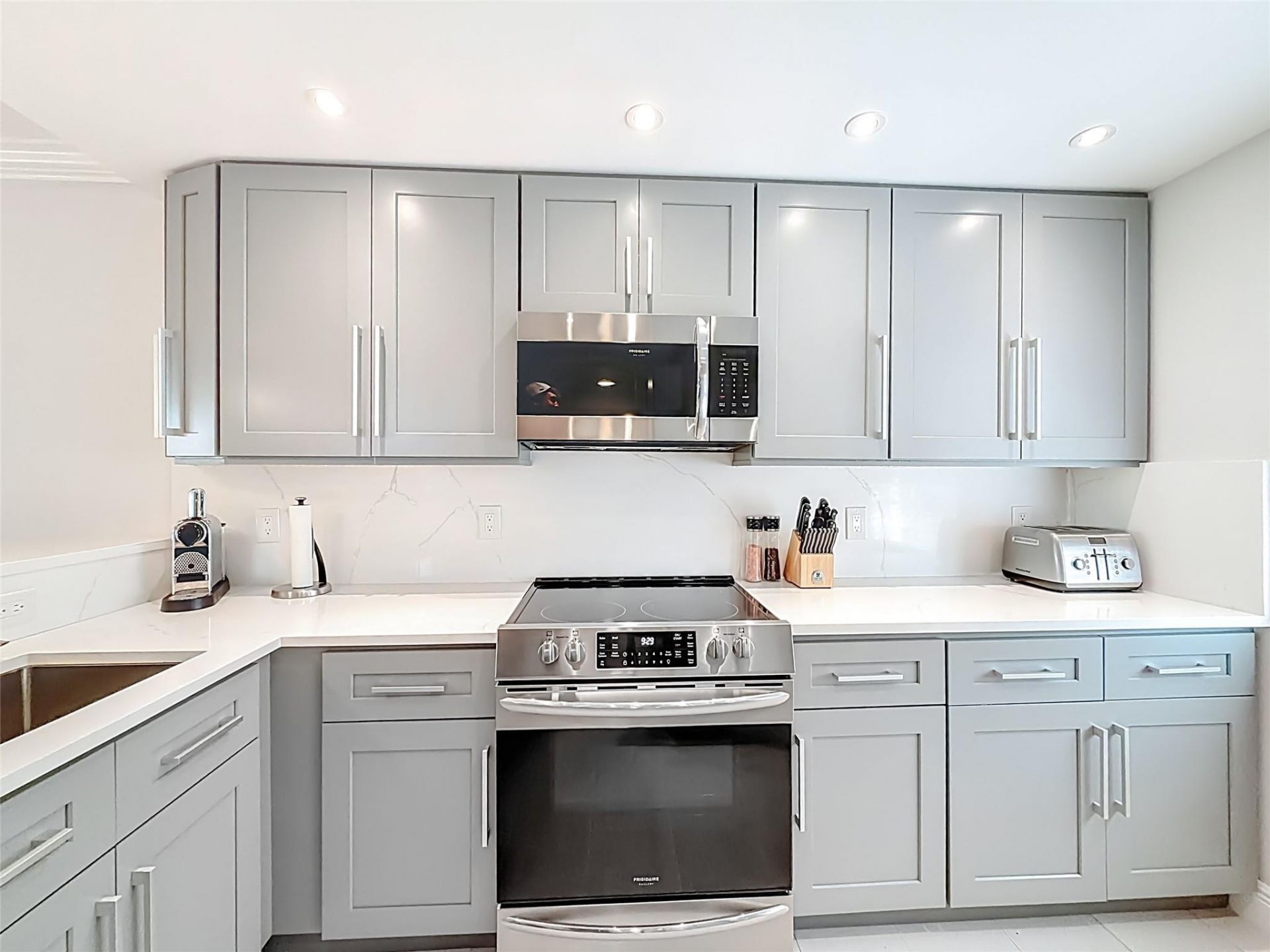 545 Oaks Lane, Unit 410, Pompano Beach, FL 33069 Photo