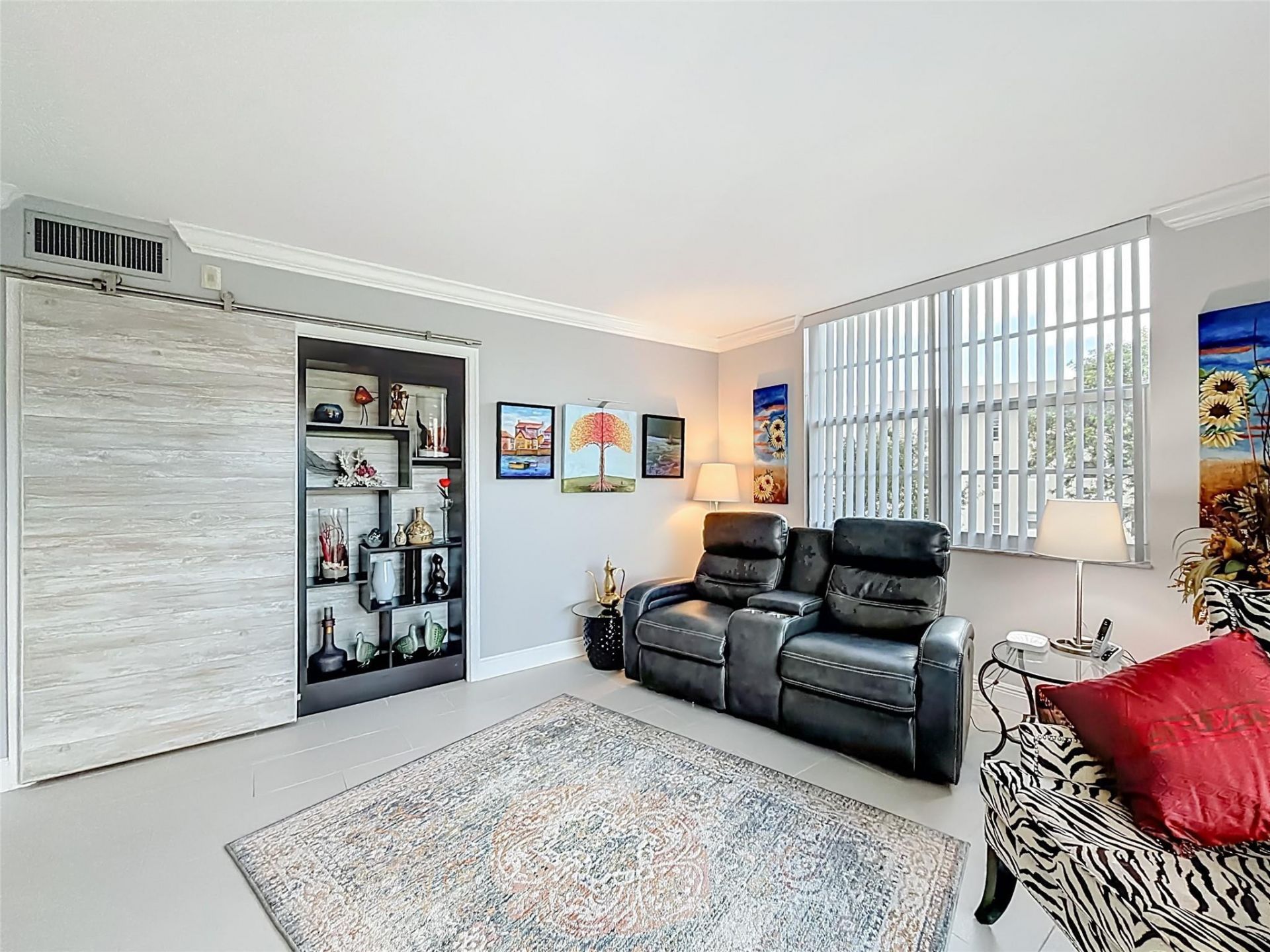 545 Oaks Lane, Unit 410, Pompano Beach, FL 33069 Photo