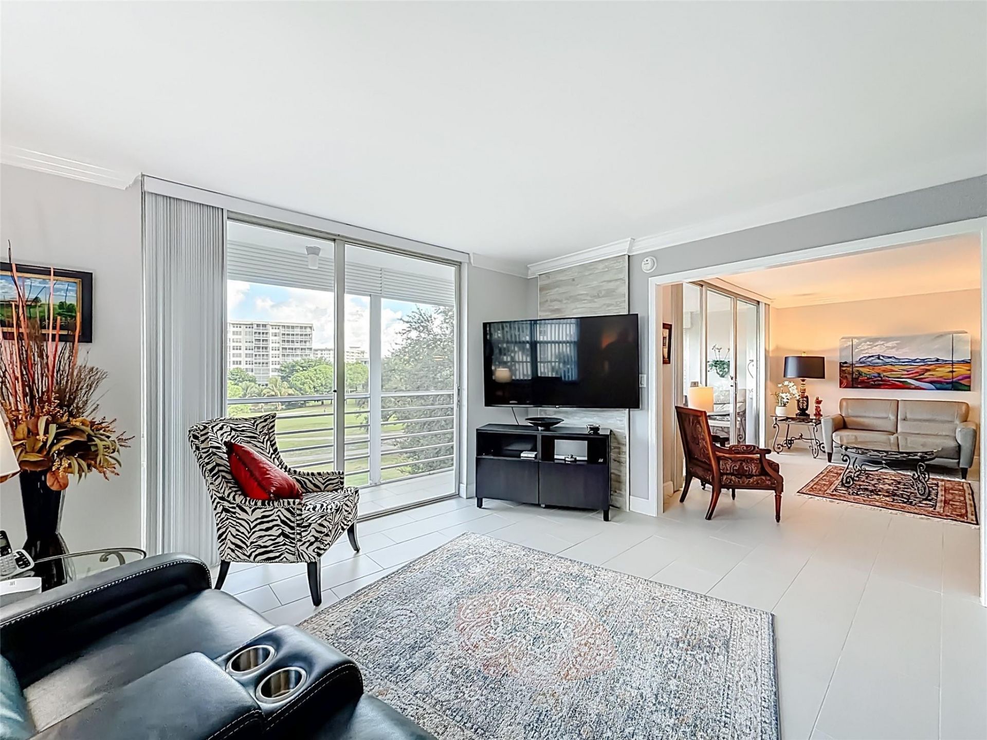 545 Oaks Lane, Unit 410, Pompano Beach, FL 33069 Photo