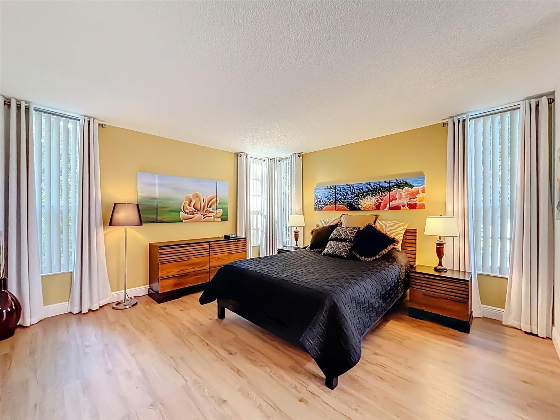 545 Oaks Lane, Unit 410, Pompano Beach, FL 33069 Photo